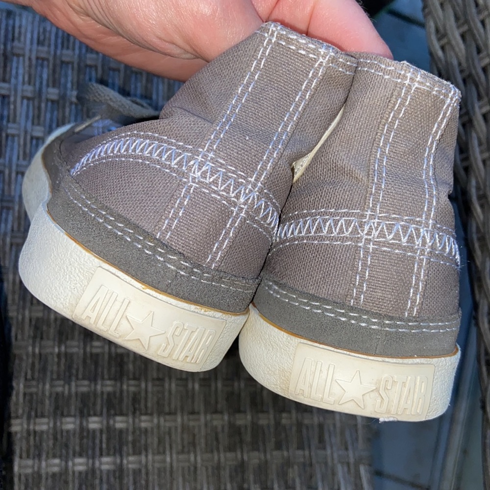 Rare converse all ⭐️ canvas toe w/suede detail size 6 women size 4 men gray EUC - Picture 7 of 7